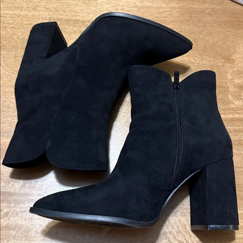 Athlefit heeled black suede boots